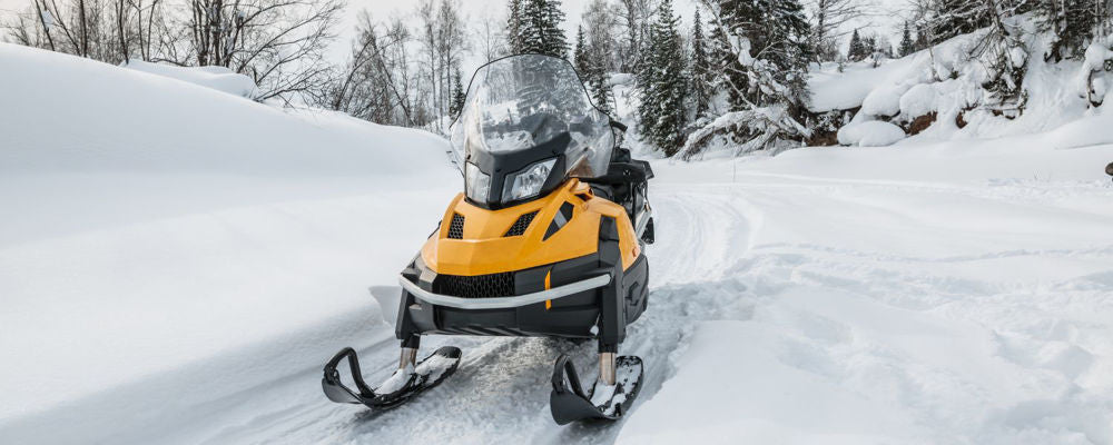 A Buyer's Guide to Choosing the Right Snowmobile