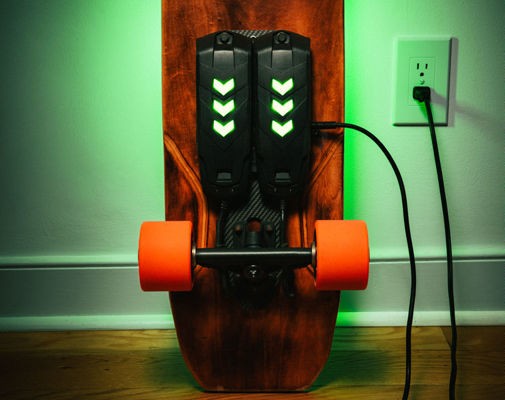 Electric vs. Manual Skateboards: Choosing the Right Ride for You