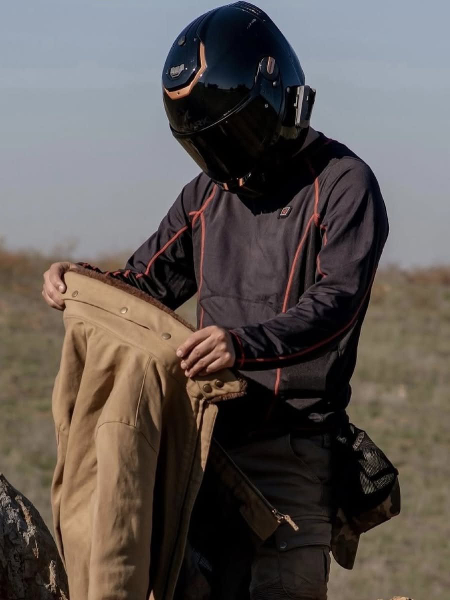 How to Stay Warm on a Motorcycle This Fall