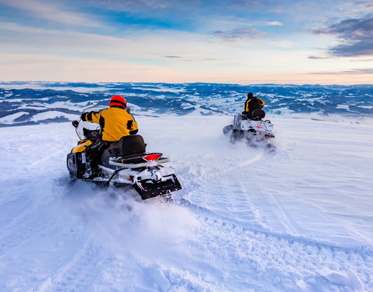 10 Snowmobiling Tips for A Fun Family Outing