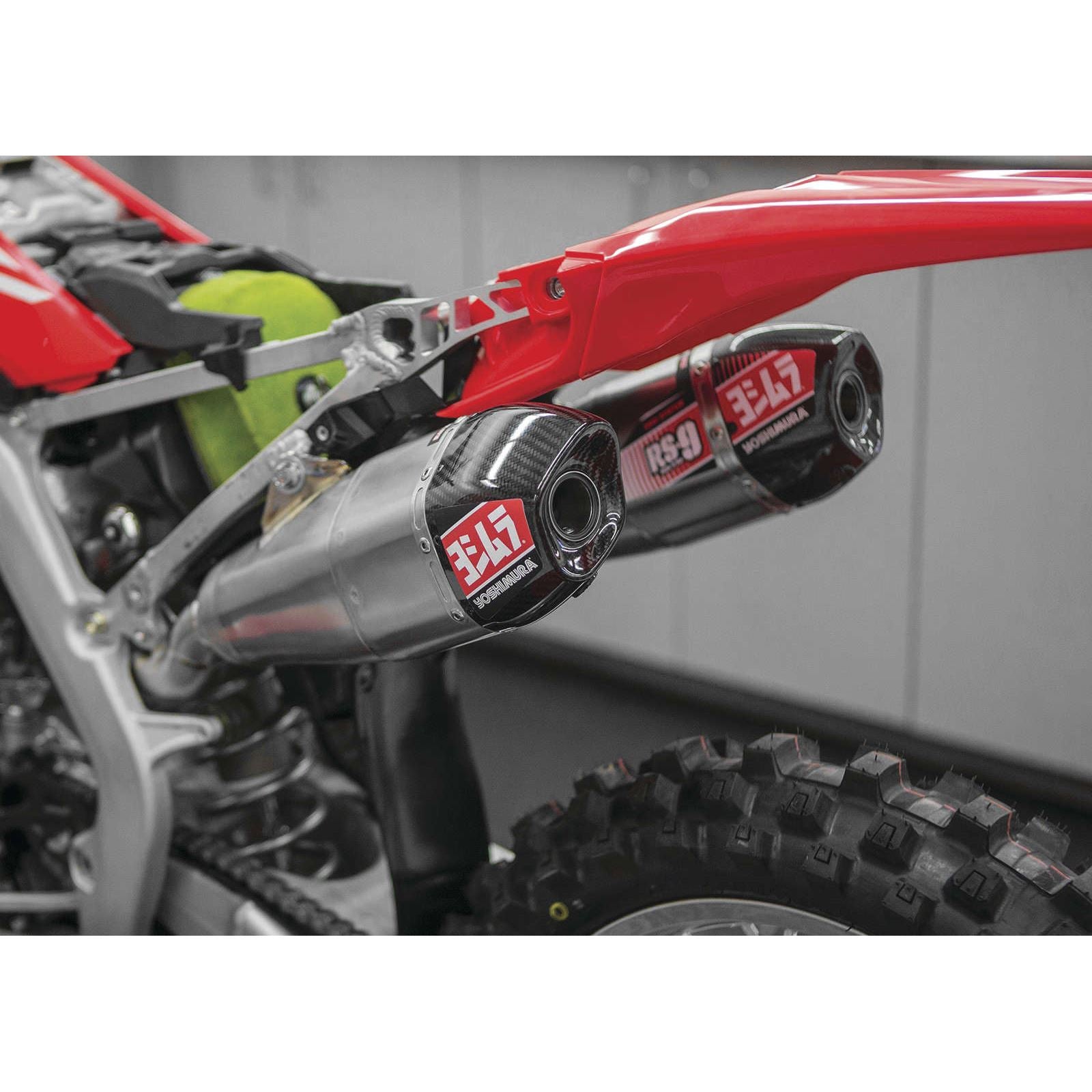 Yoshimura RS-9 Header/Canister/End Cap Exhaust Dual Slip-On SS-AL-CF 225832R520_38810