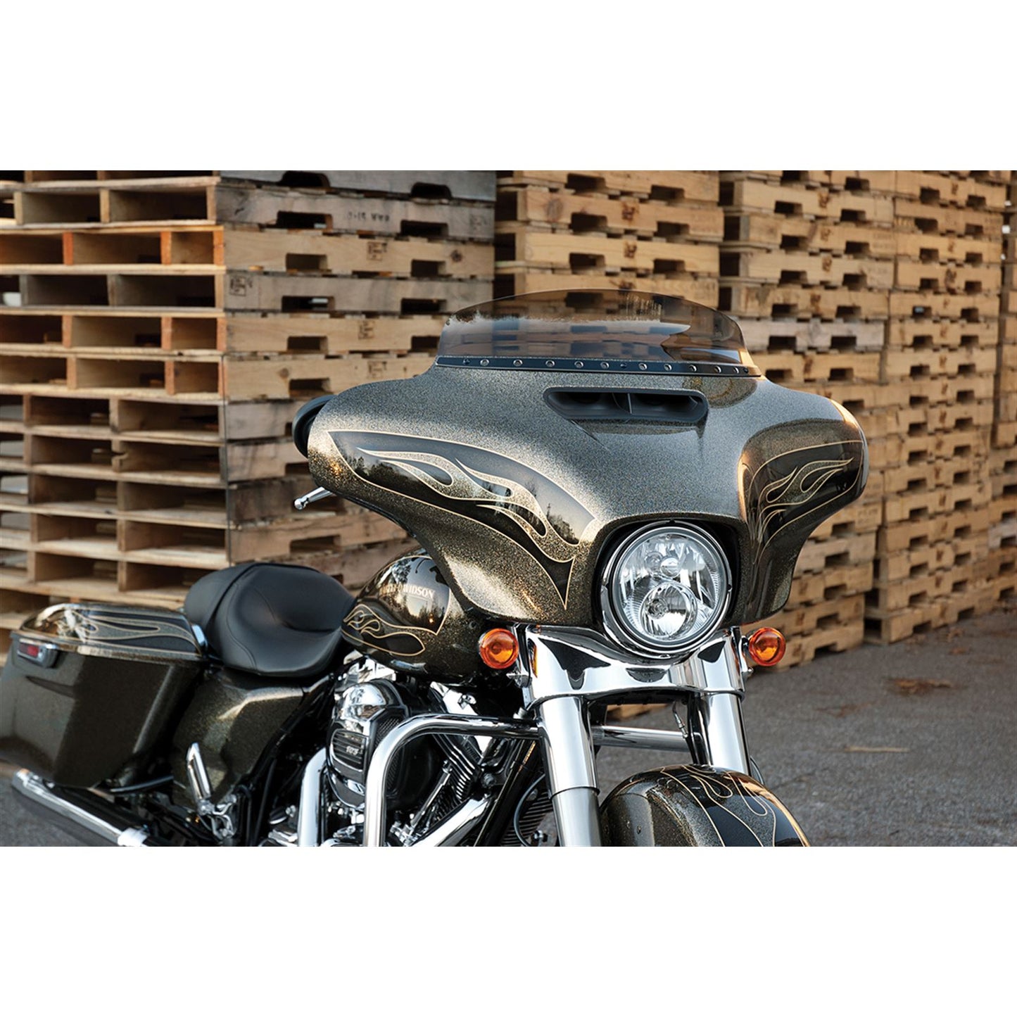 Memphis Shades Windshield Trim - Black - Holes - FLH '96-'13 MEB0947_427027
