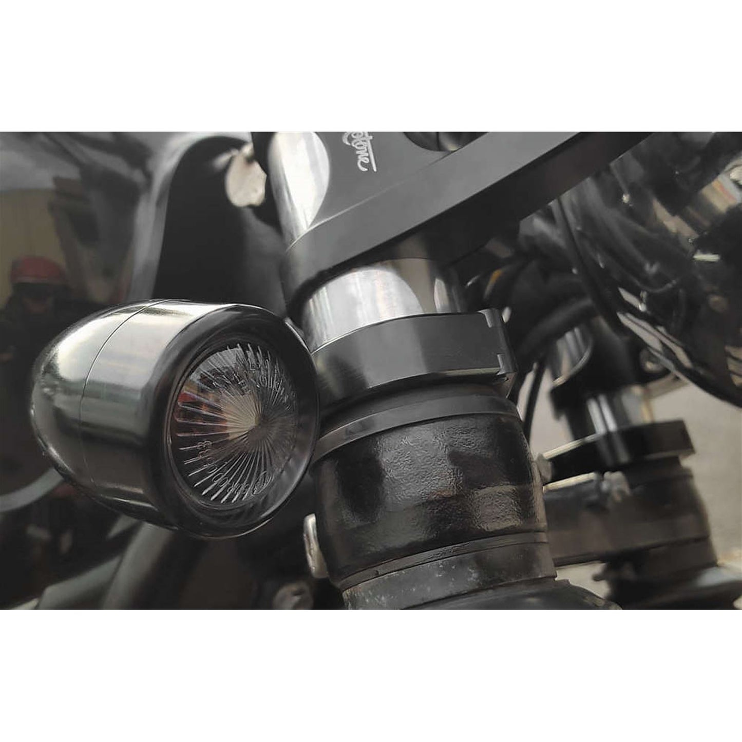 Motone Customs Fork Turn Signal Bracket - 39mm - Black [MPN: PNX039B]_75202
