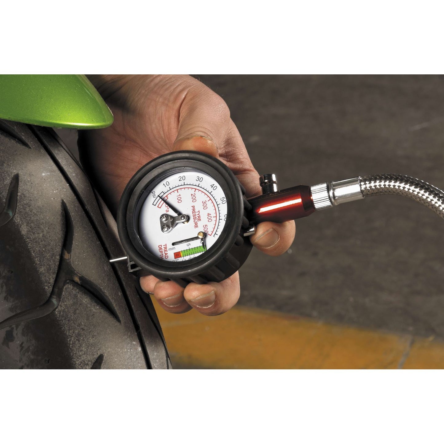 BikeMaster 2-in-1 Tire Gauge 04-2013_85512