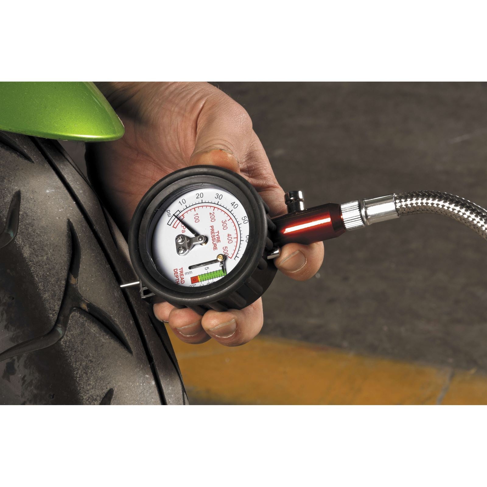 BikeMaster 2-in-1 Tire Gauge 04-2013_85512