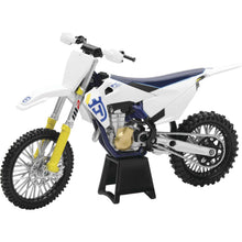 New-Ray Toys Replica 1:12 Scale Dirt Bike Husqvarna FC450 MX 58153_995400