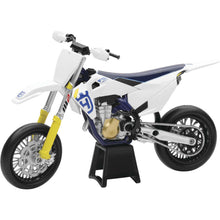 New-Ray Toys Replica 1:12 Scale Dirt Bike Husqvarna FS450 Super Moto 58163_995835