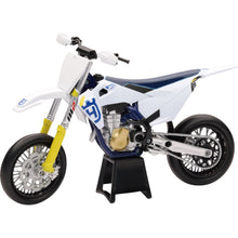 New-Ray Toys Replica 1:12 Scale Dirt Bike Husqvarna FS450 Super Moto 58163_1245656