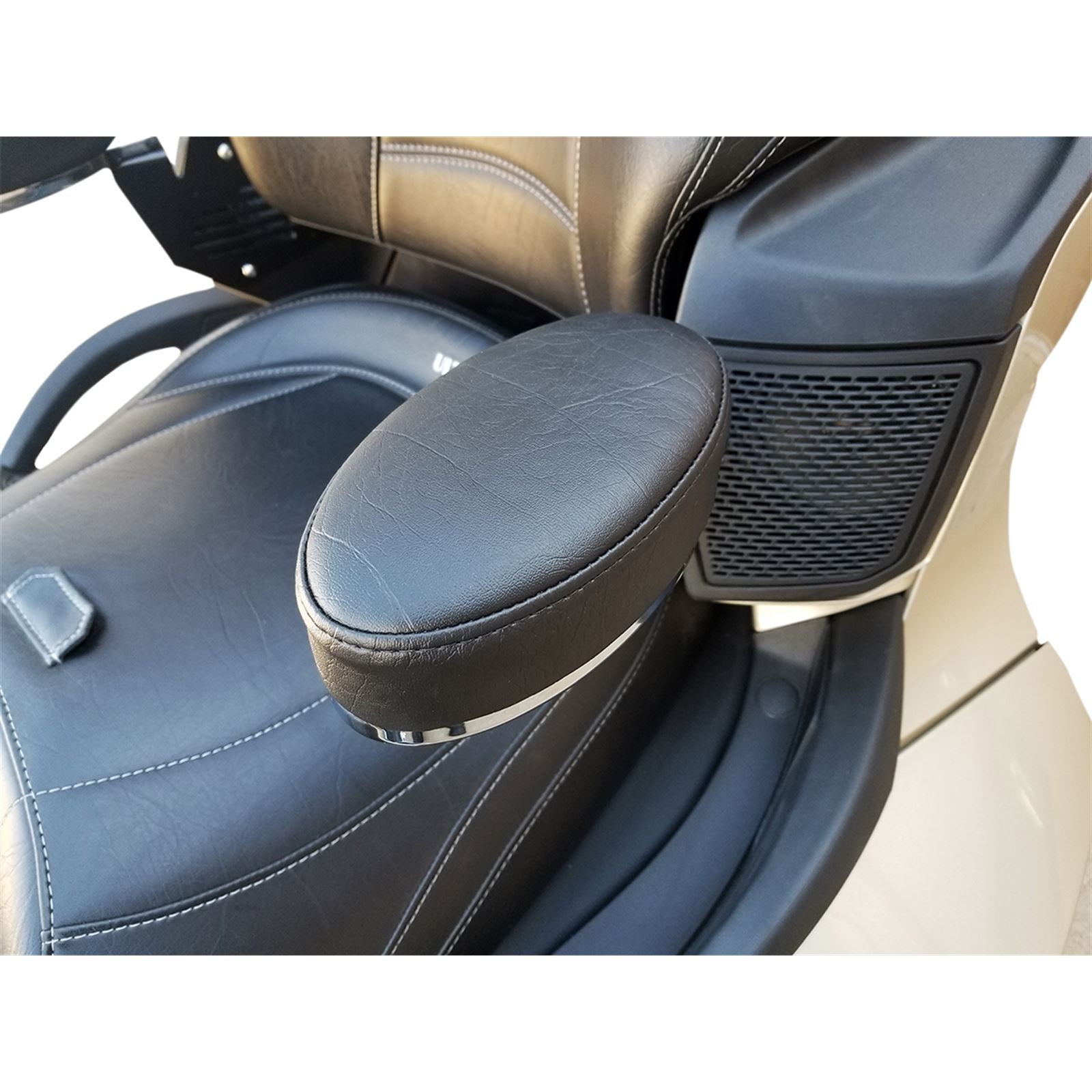Rivco Products Armrests for Can-Am Spyder RT [MPN: CA094V2]_1047916