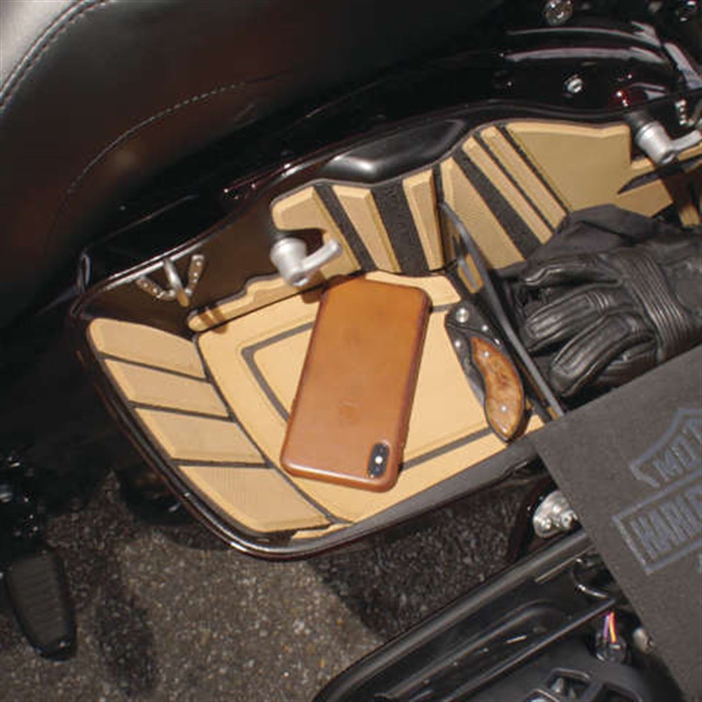 Hardstreet Ryt-There Saddle Bag Shelf Set for Harley - Tan [MPN: HSL-1014-SBSH-HD-TB]_990560
