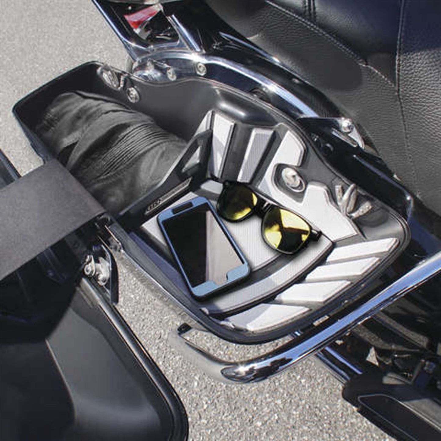 Hardstreet Saddle Bag Shelf Set for Harley - Grey OPEN BOX [MPN: HSL-1024-SBSH-HD-GB]_2295574
