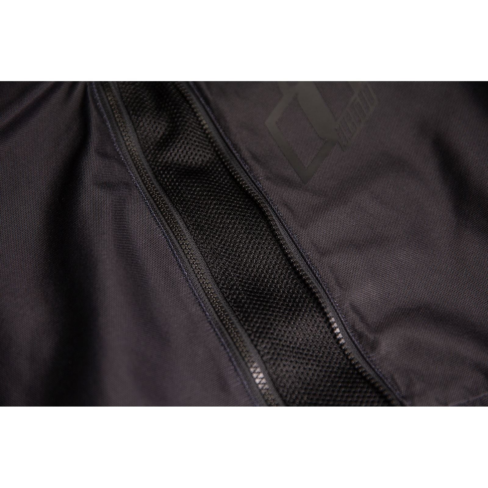 Icon Airform Jacket - Black_1019540