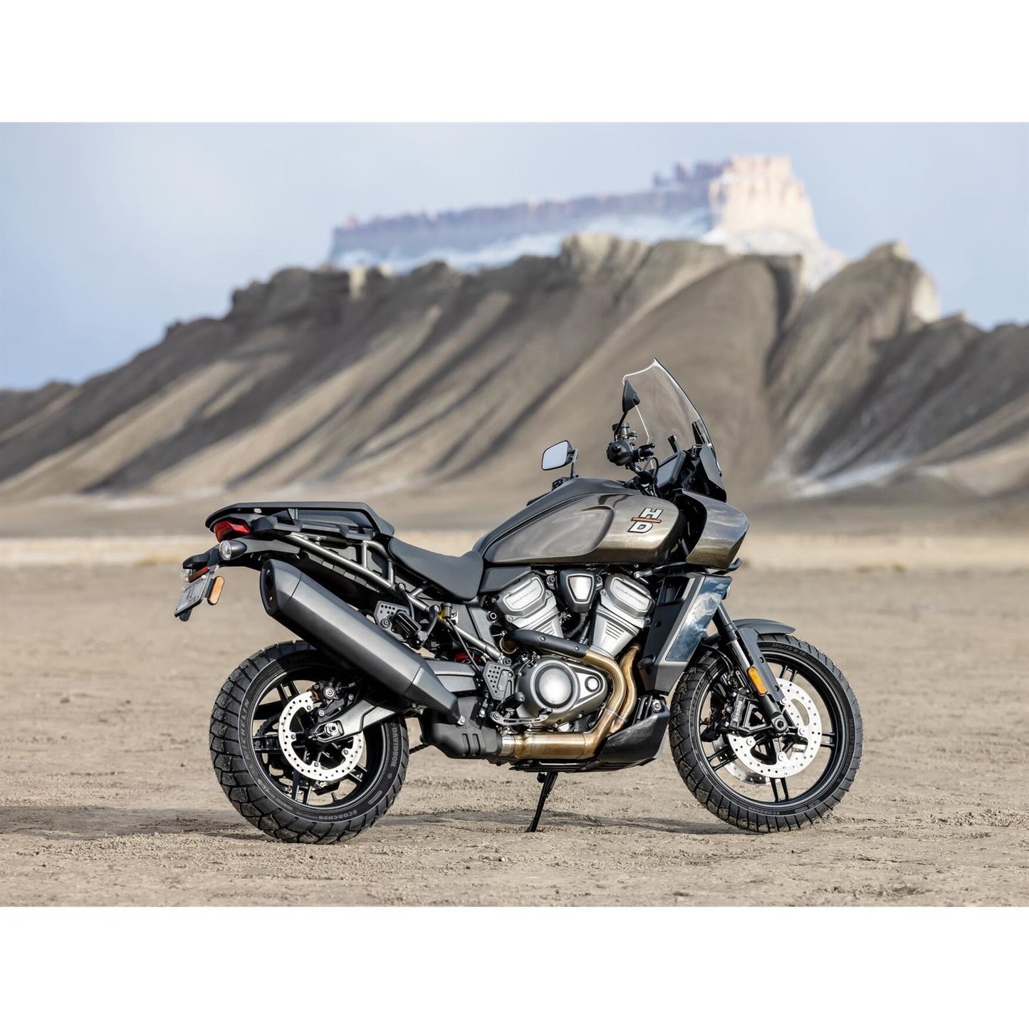 Michelin - Powersports Tire - Scorcher Adventure - Front - 120/70R19 - 60V 25421_1035169