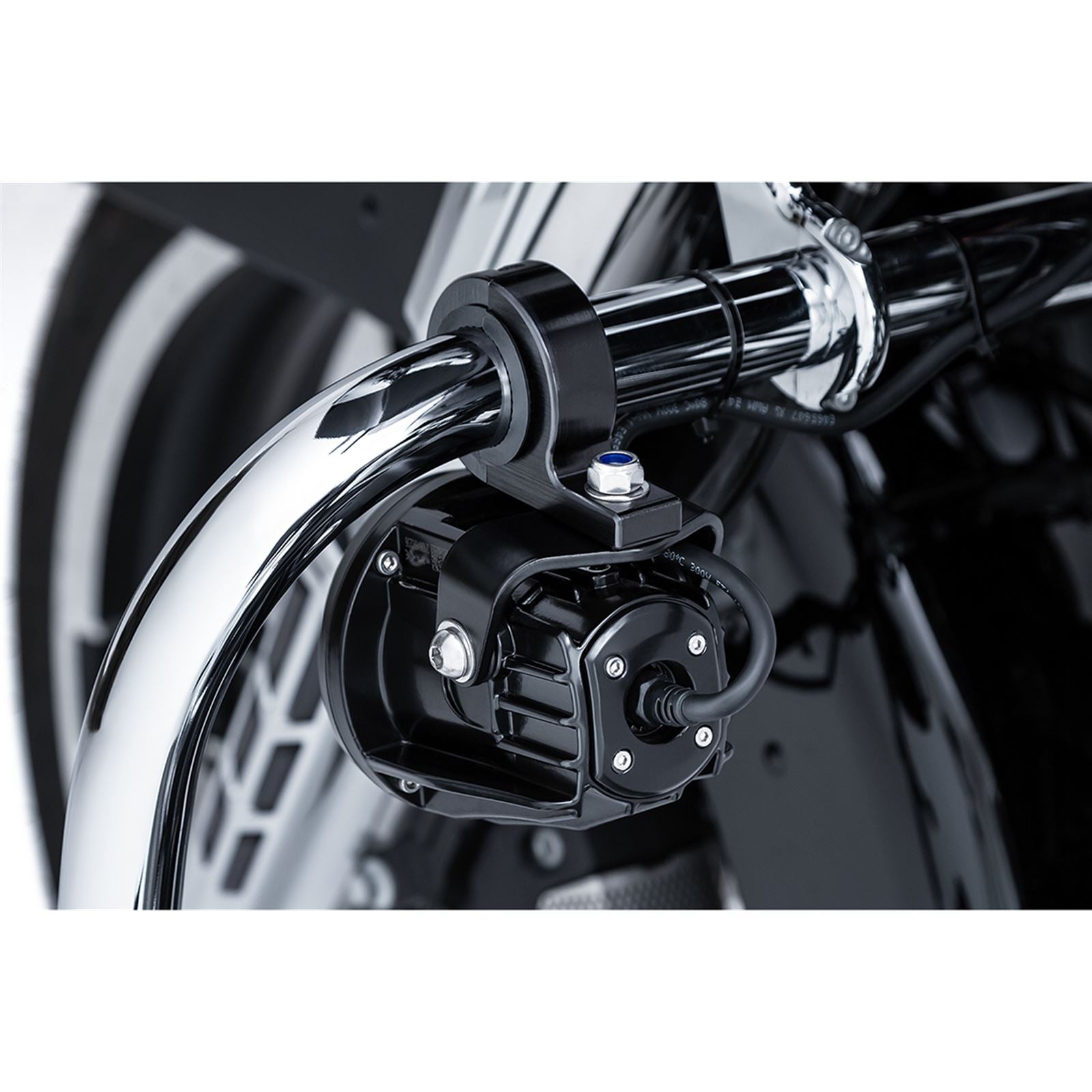 Ciro Spotlight w/ Engine Guard Mount - Black [MPN: 45019]_1094757