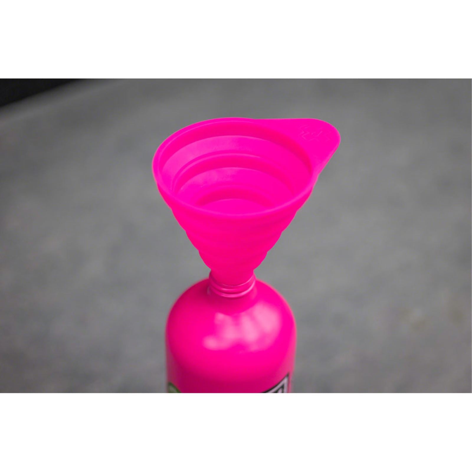 Muc-Off Collapsible Silicone Funnel [MPN: 20343]_1362144