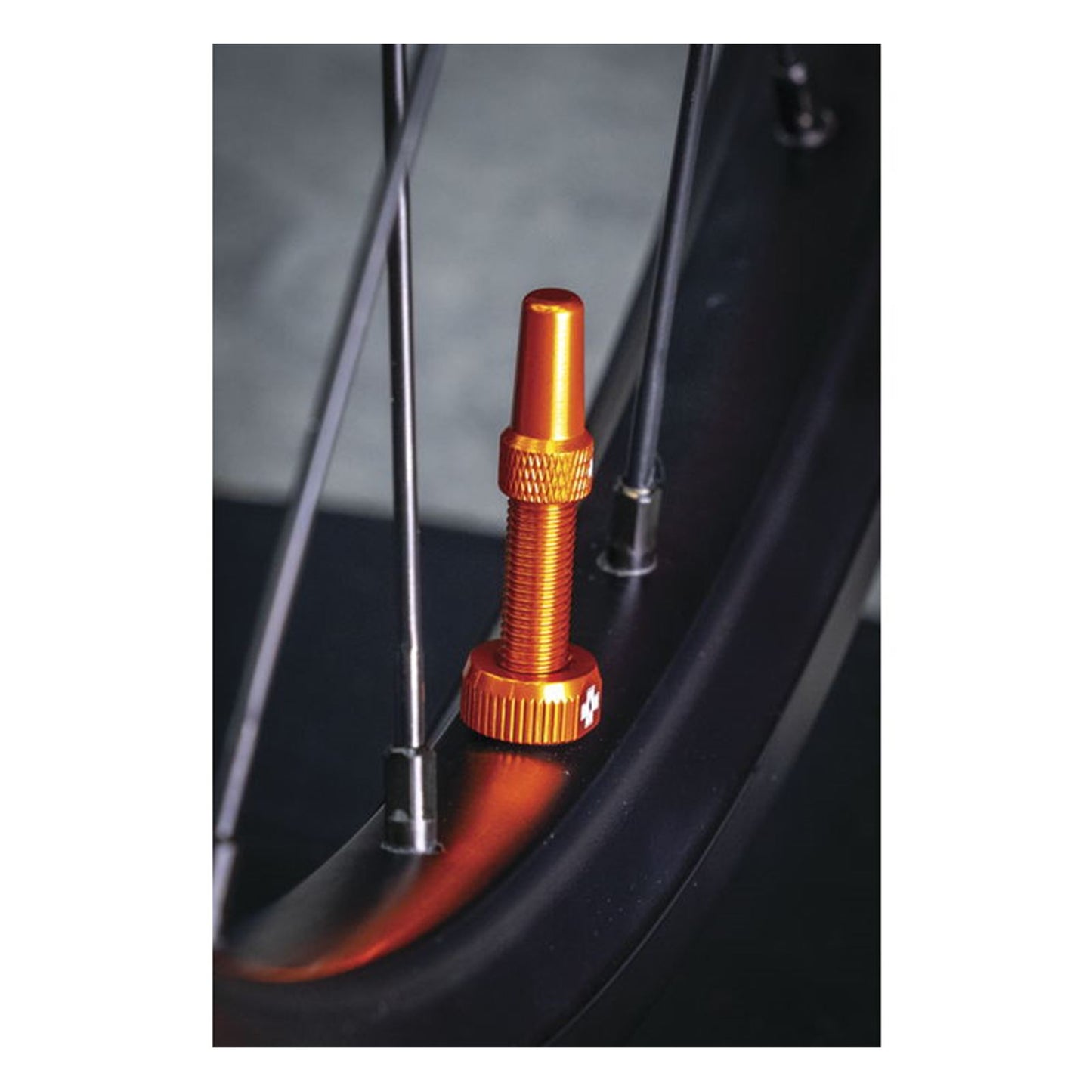Muc-Off Tubeless Valve - Orange - 44mm [MPN: 20421]_882954