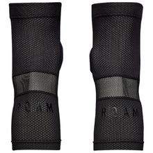Race Face Roam Knee Guards - Pair - Large CLOSEOUT [MPN: RFAAROAMUSTE04]_1783792