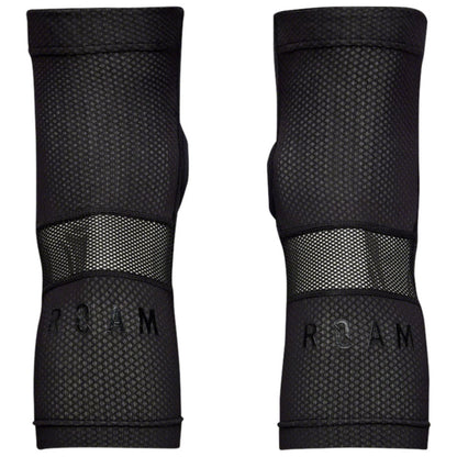 Race Face Roam Knee Guards - Pair - Large CLOSEOUT [MPN: RFAAROAMUSTE04]_1783792
