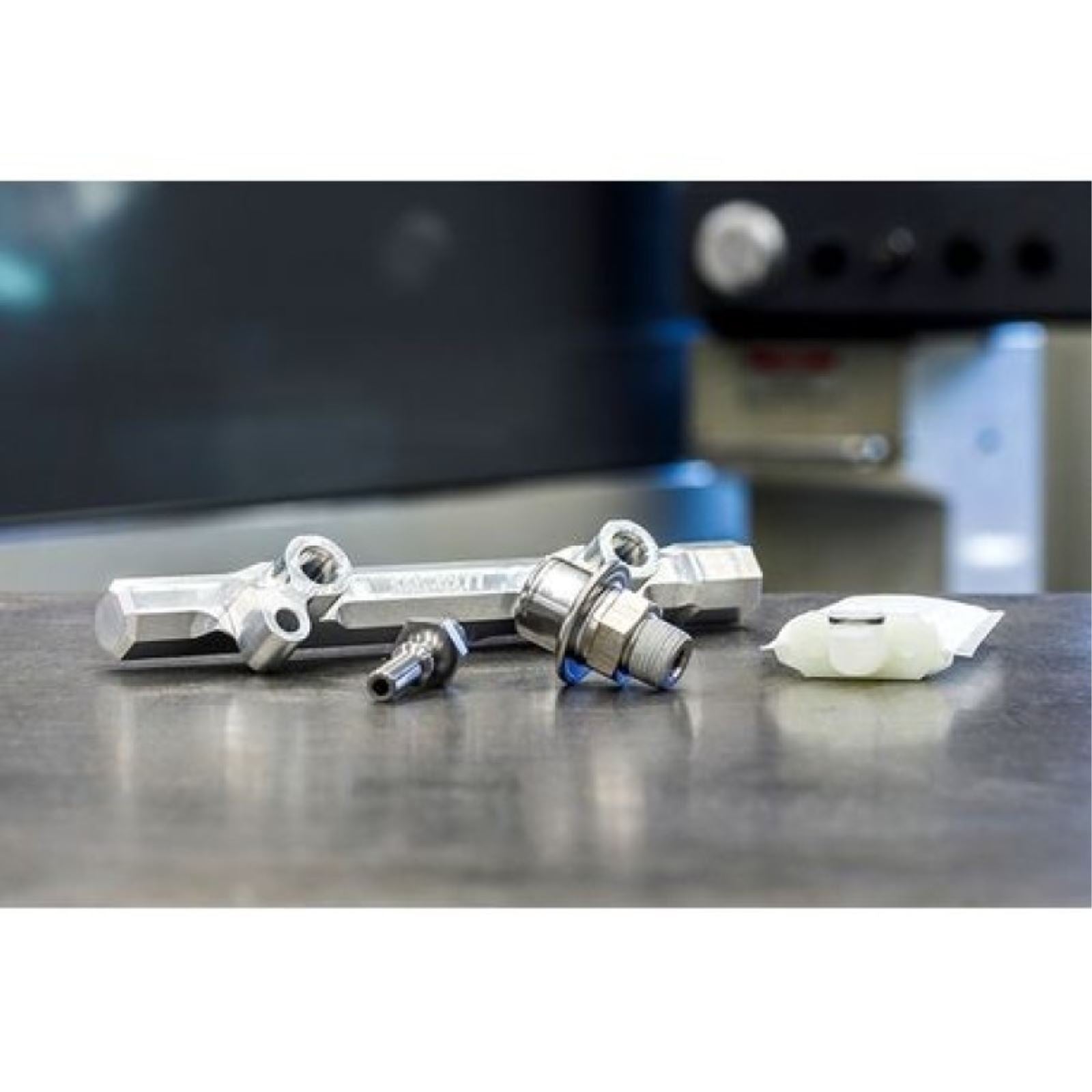 S&S Cycle Fuel Rail Kit for Kawasaki [MPN: 560-0333]_1464235