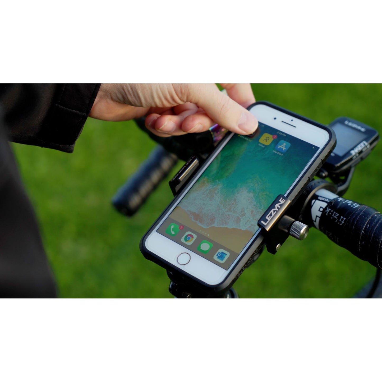 Lezyne Smart Vise Phone Mount [MPN: 1PHVISEMTV104]_1145301