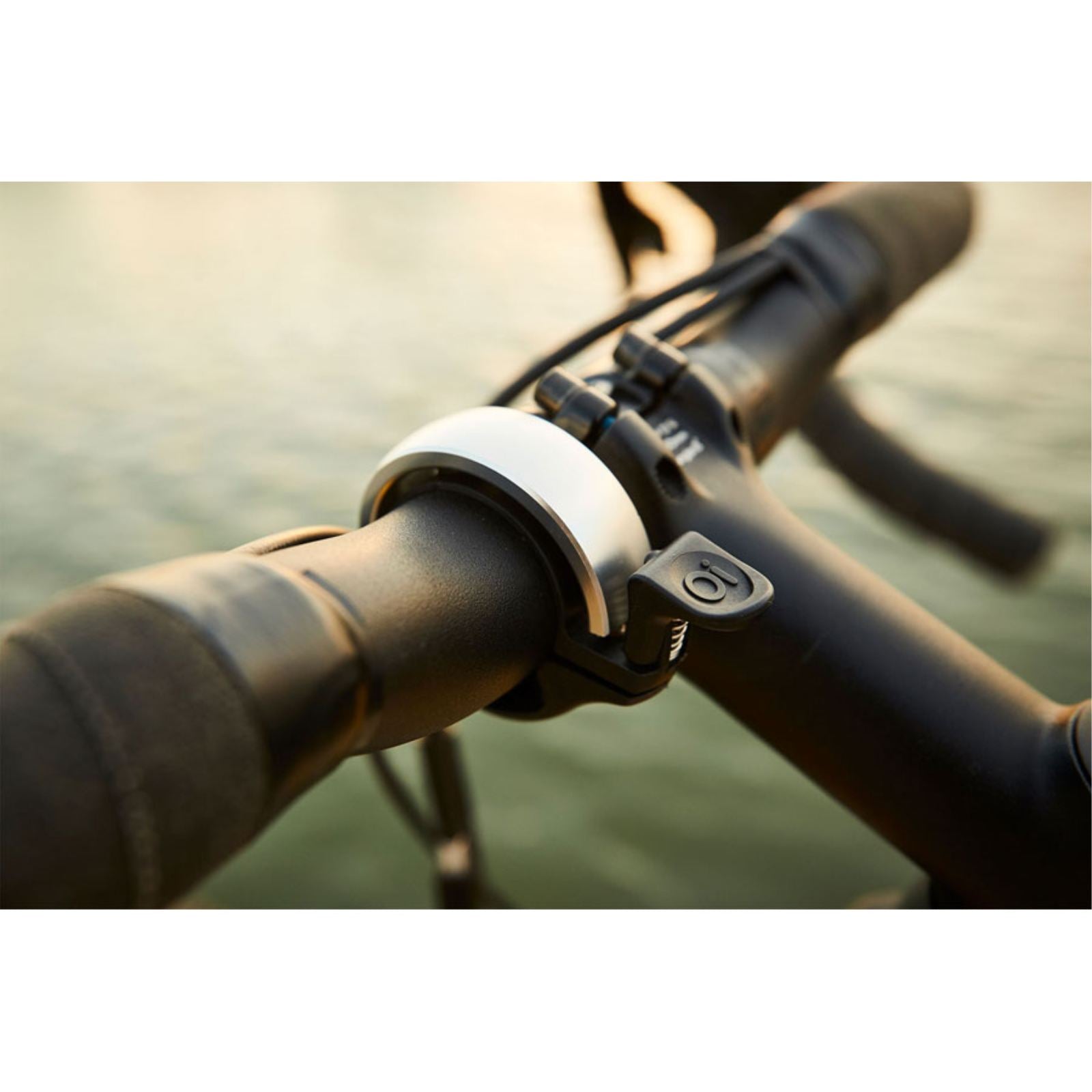 Knog Oi Classic Bell - Large - Fits 23.8 – 31.8mm bars - Silver [MPN: 11981]_2093889
