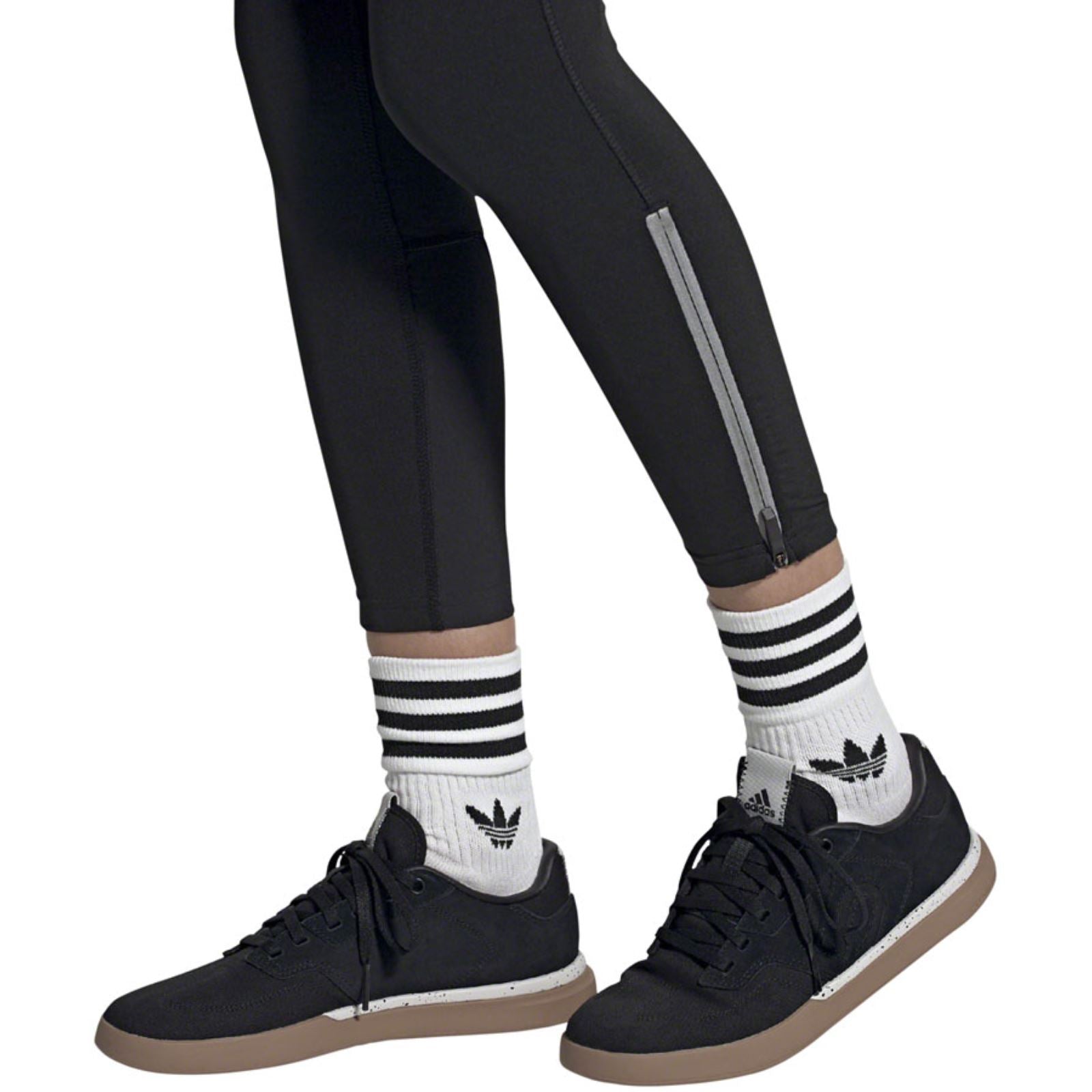 Five Ten Women's Sleuth Flat Shoes - Black/Gum M2 - 6.5 [MPN: EG4618-6-]_1260425