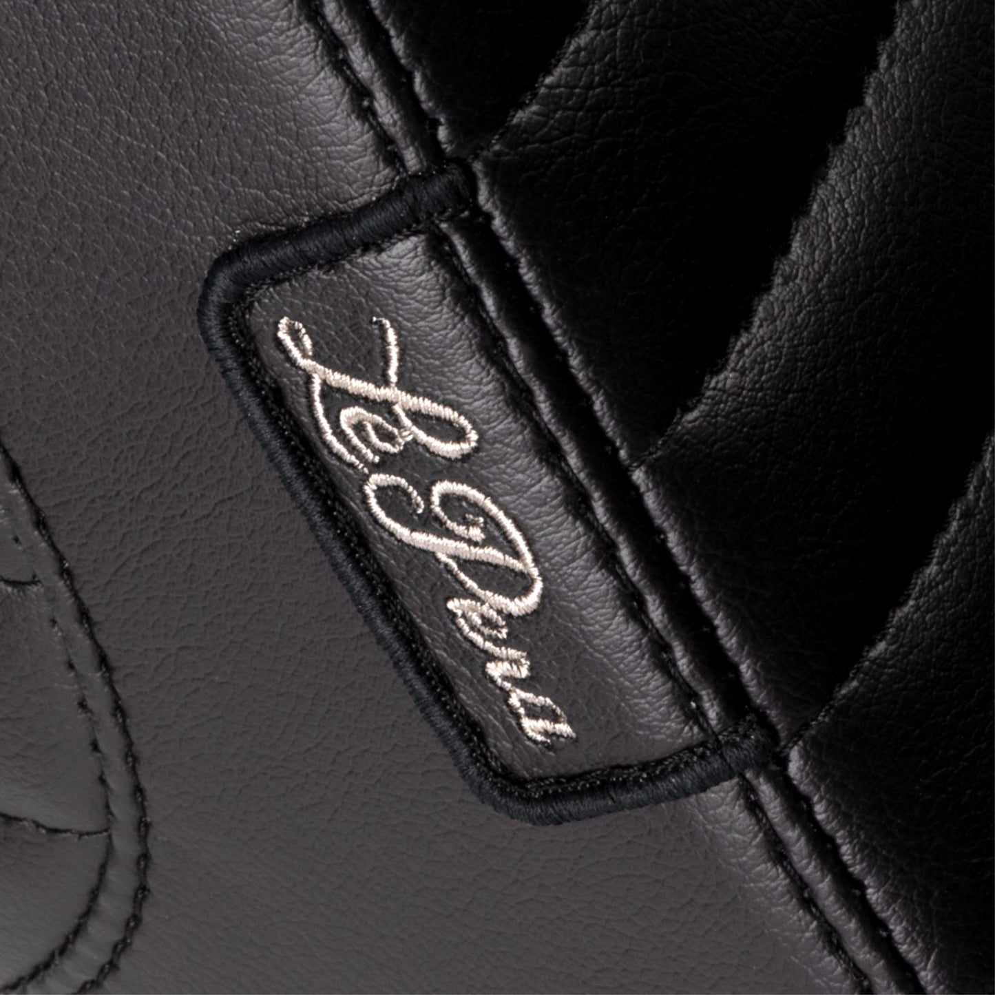 Le Pera Tailwhip Seat - Pleated - Black - FLSL/FXBB '18-'23 [MPN: LY-580PT]_1411025