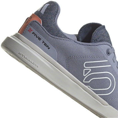 Five Ten Women's Stealth Deluxe Canvas Flat Shoes - Violet/White/Coral_1407397