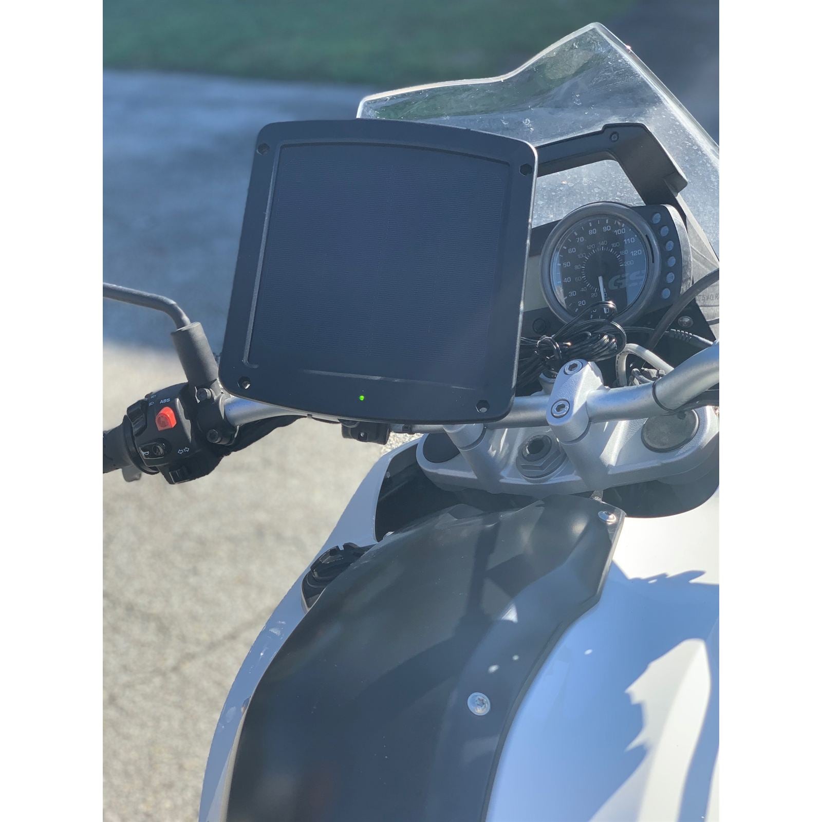 Battery Tender 12V 5Watt Solar Battery Charger with Windshield and Handlebar Mount [MPN: 021-1172]_1981254