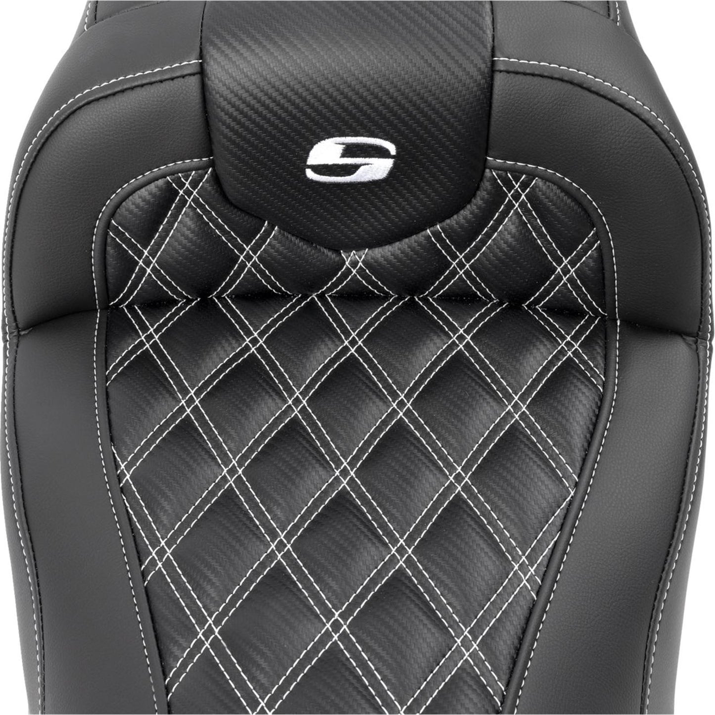 Saddlemen RoadSofa™ Seat - Carbon Fiber - White Stitch - FLTR/FLHX '23-'24 823-07-20606_1523829