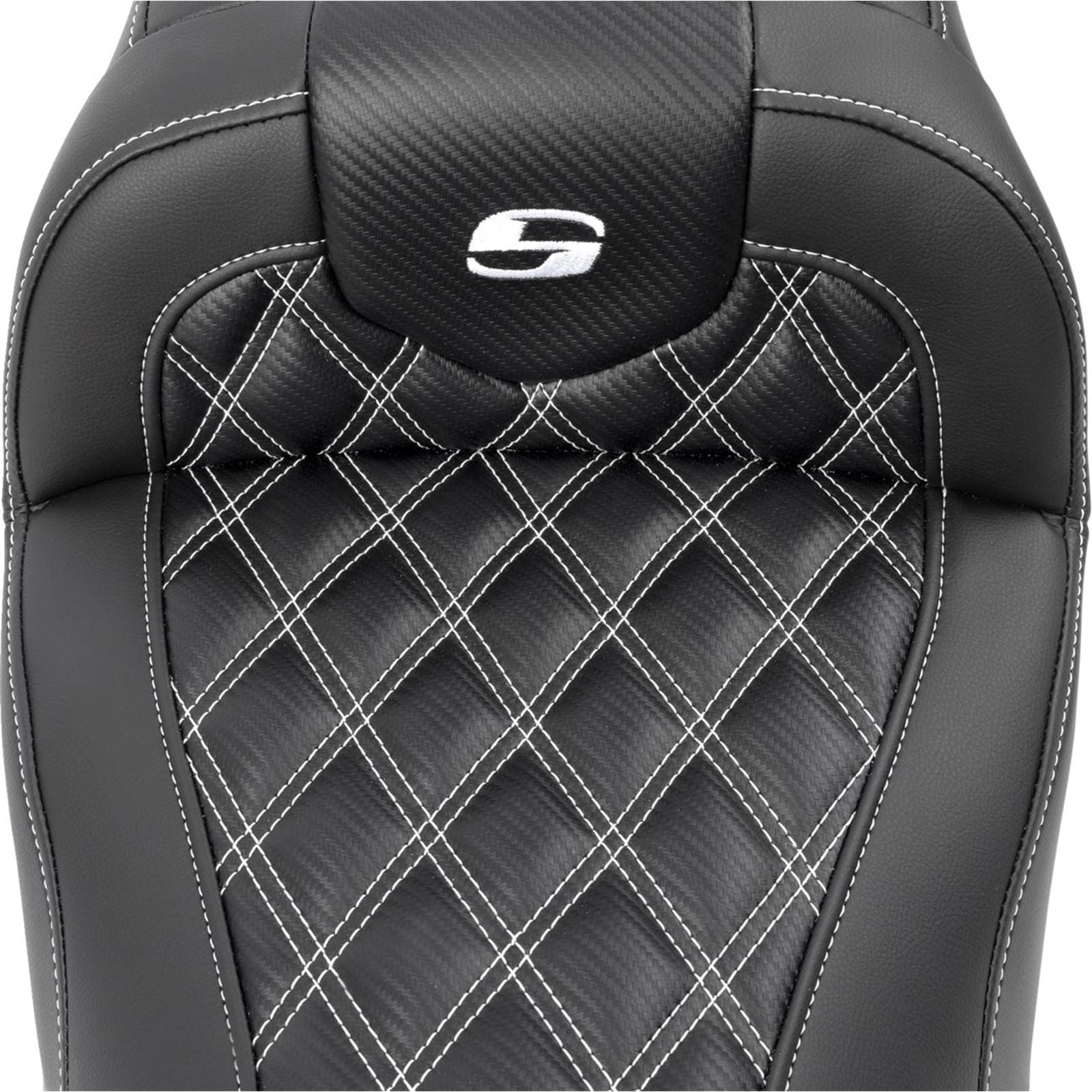 Saddlemen RoadSofa™ Seat - Carbon Fiber - White Stitch - FLTR/FLHX '23-'24 823-07-20606_1523829
