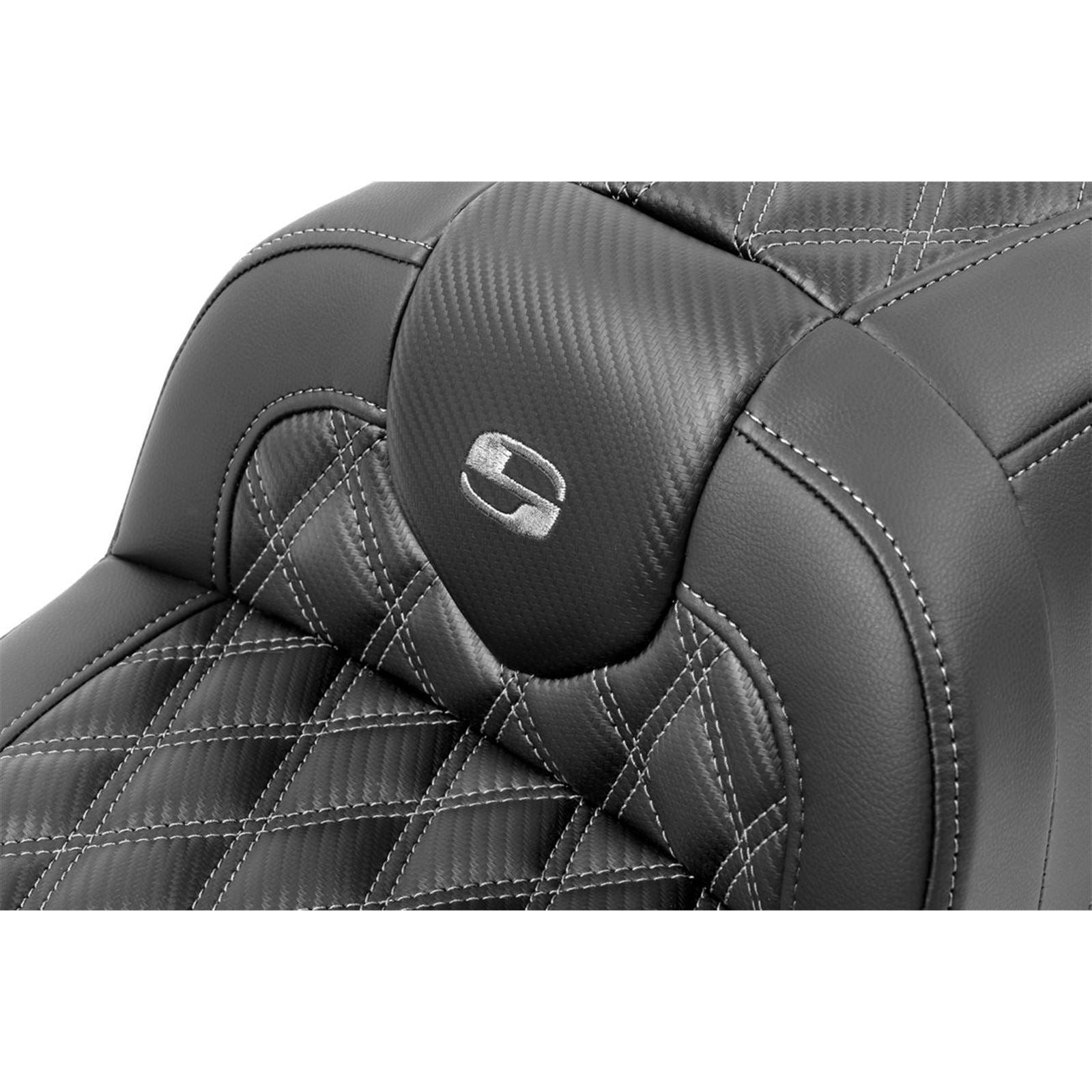 Saddlemen RoadSofa™ Seat - Carbon Fiber - Gray Stitch - FLTR/FLHX '23-'24 823-07-206B2_1523886
