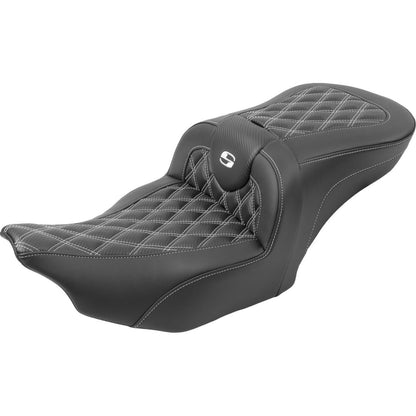 Saddlemen RoadSofa™ Seat - Carbon Fiber - White Stitch - FLTR/FLHX '23-'24 823-07-206B6_1523876