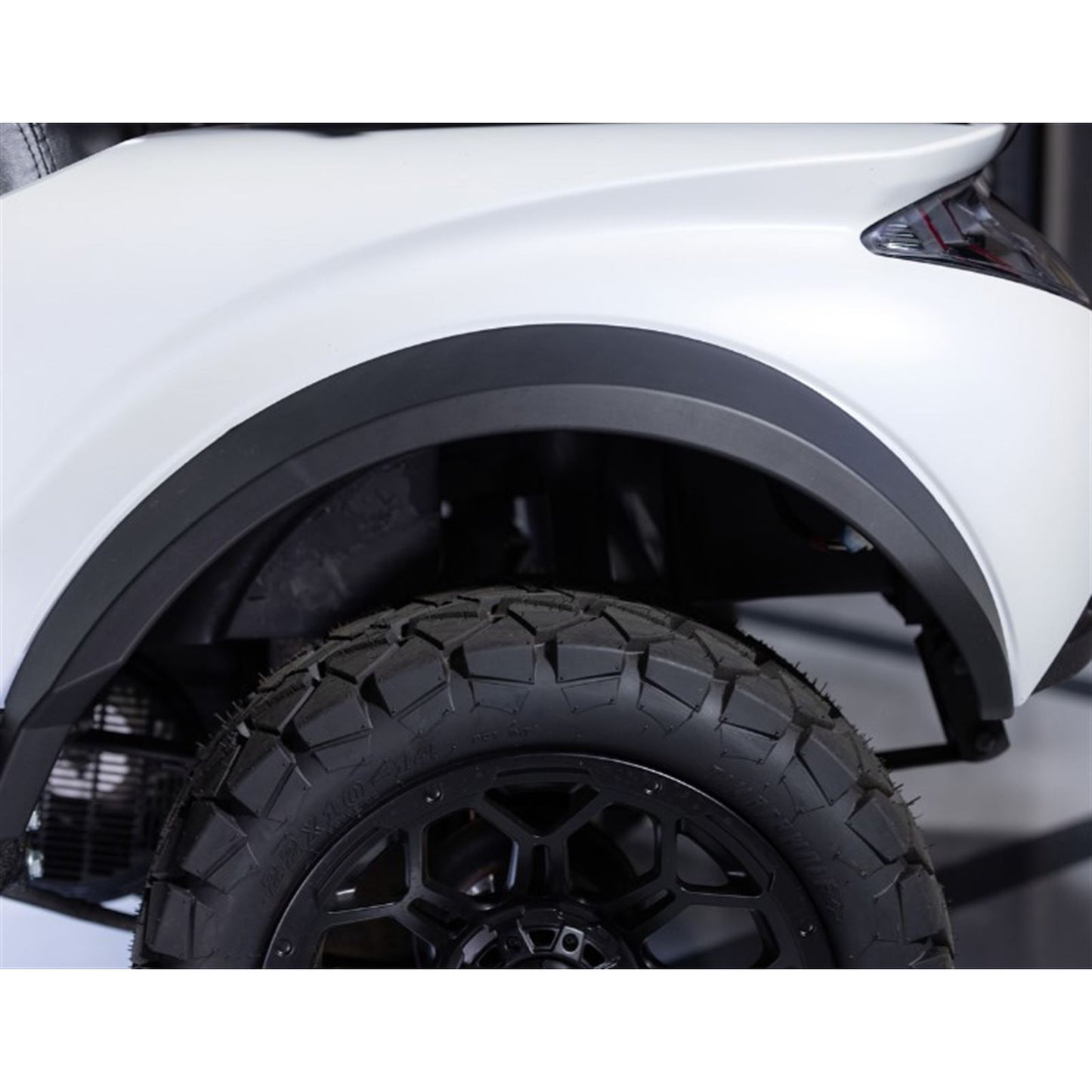 MadJax Limited Edition Storm Body Kit - Blizzard Shift 05-235-WH03_1536342