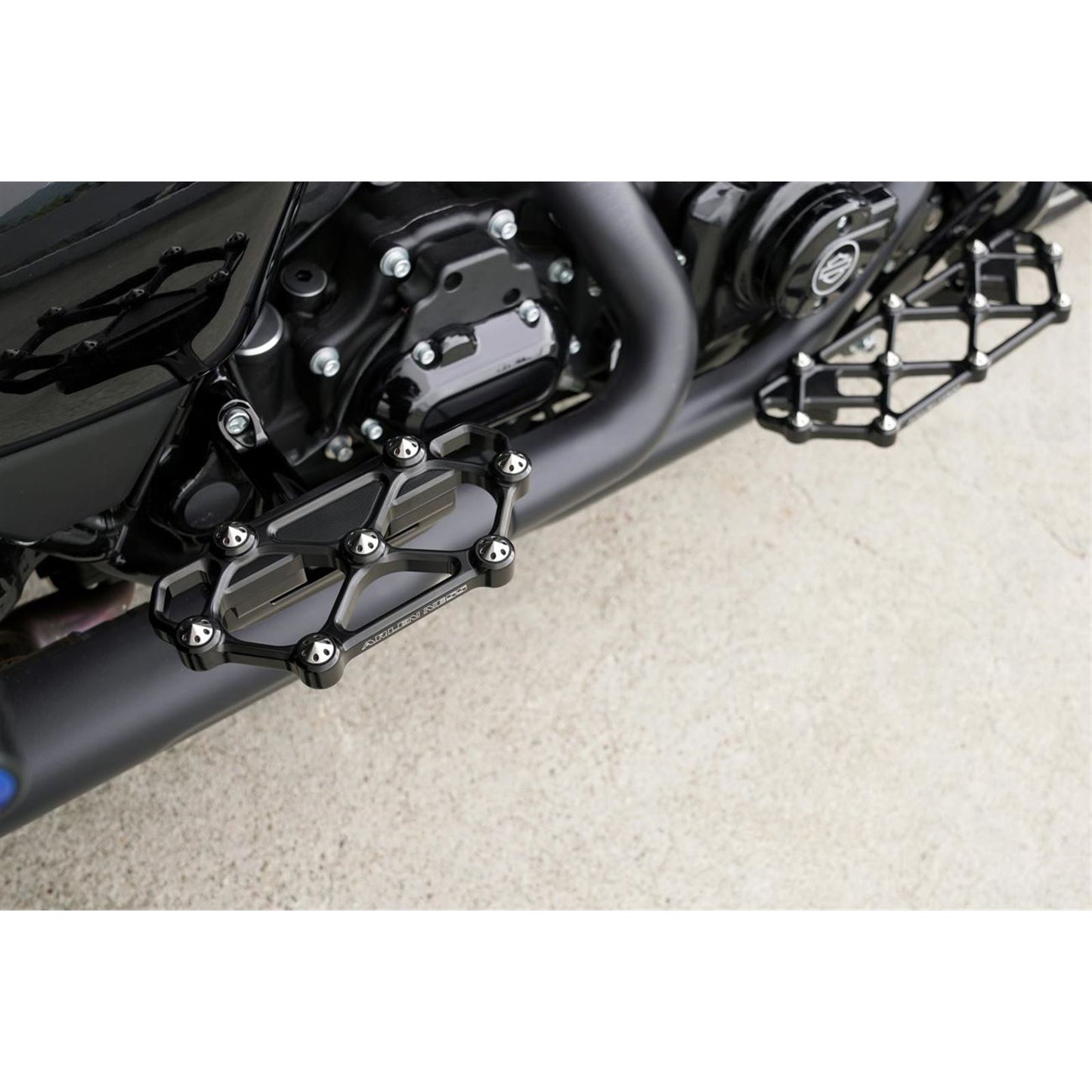 Arlen Ness Diamond Floorboards - Passenger - Black [MPN: 410-058]_1742963