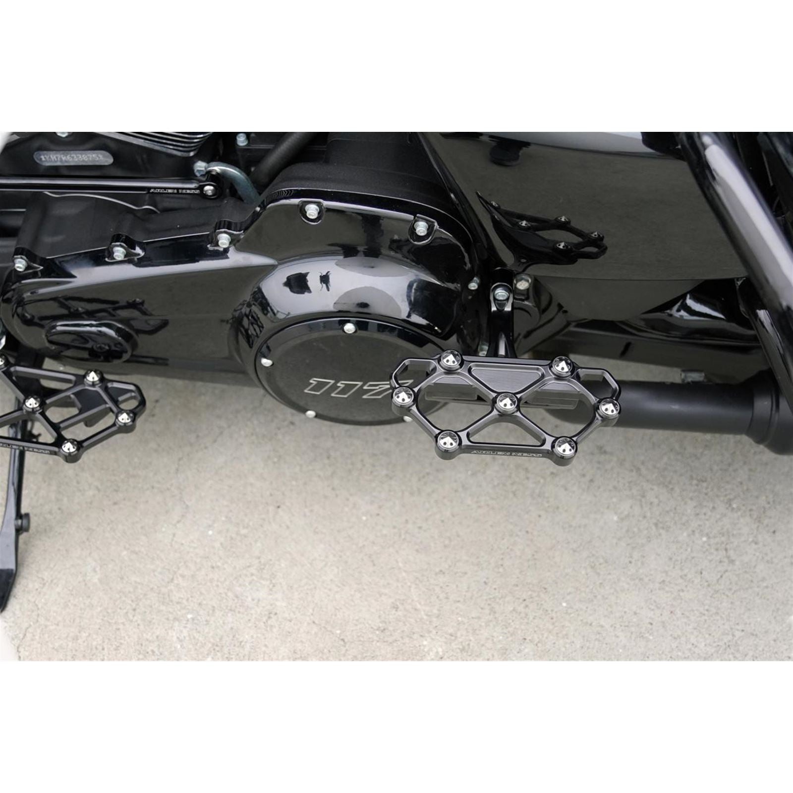 Arlen Ness Diamond Floorboards - Passenger - Black [MPN: 410-058]_1742961