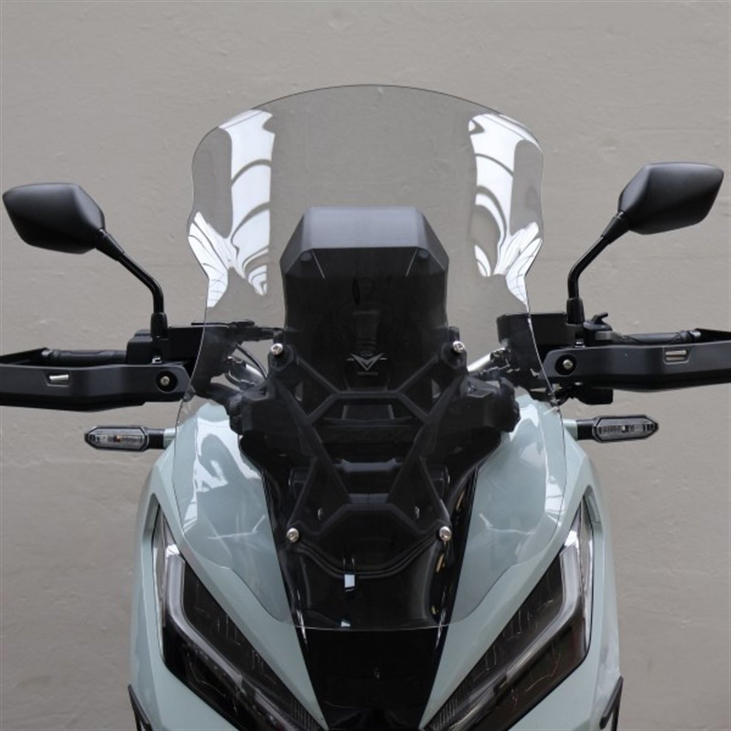 National Cycle Mid Windshield for Honda 21+ X-ADV 750 - Light Tint N20029_1687797