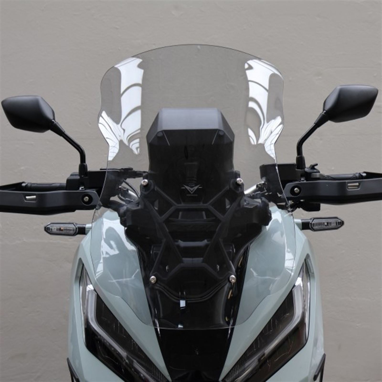 National Cycle Mid Windshield for Honda 21+ X-ADV 750 - Light Tint N20029_1687797