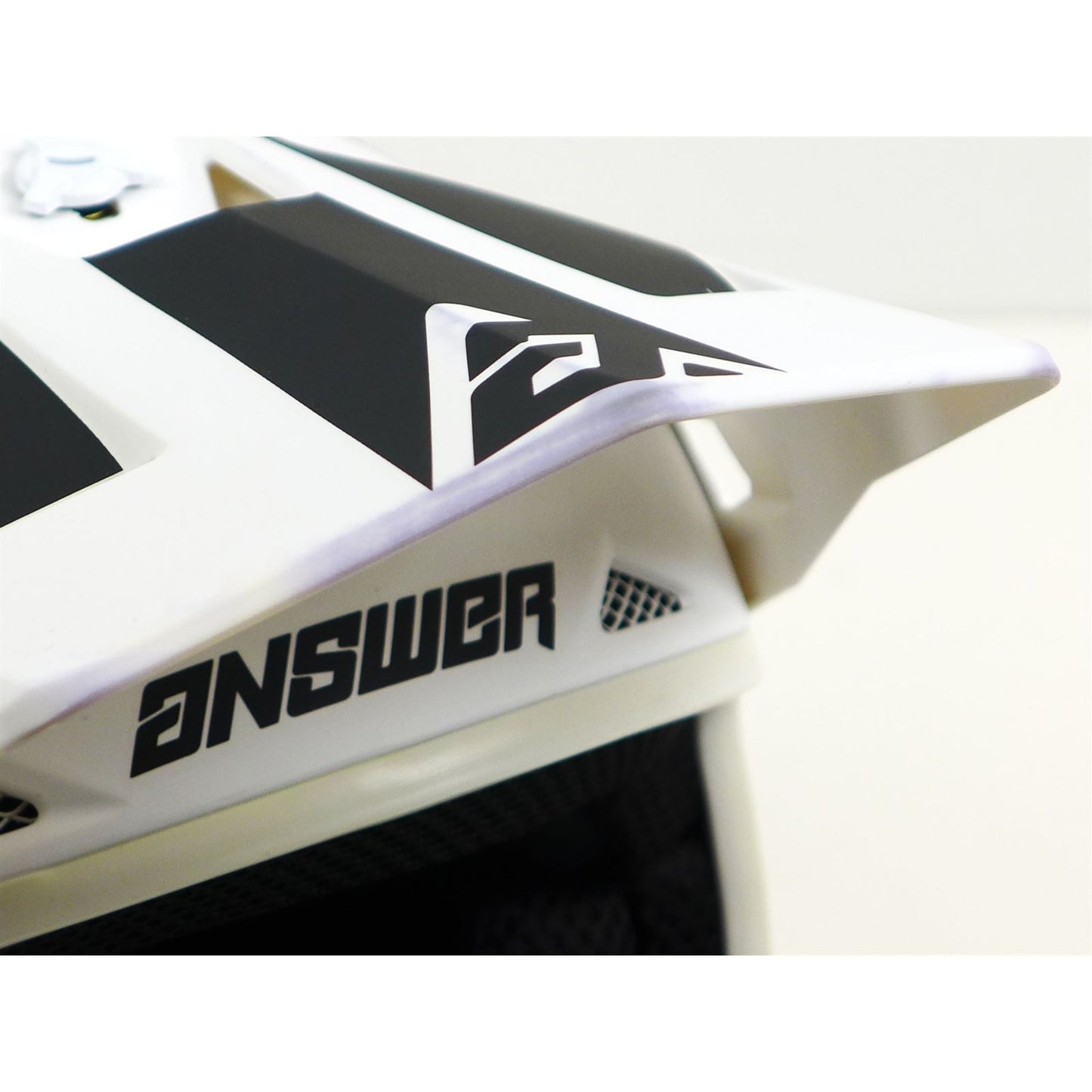 Answer A23 AR1 V2 Bold Helmet - White/Black - Youth Medium OPEN BOX [MPN: 447755]_1770953