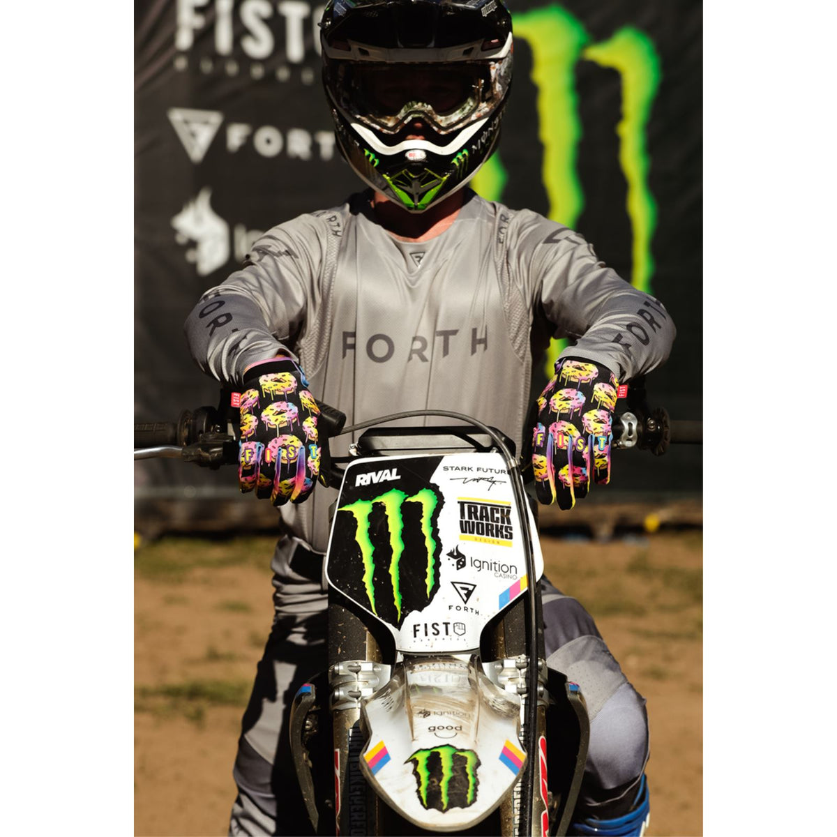 Fist Handwear Strapped Red Label Gloves_1835105