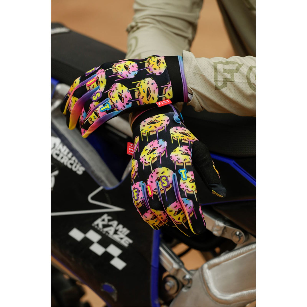 Fist Handwear Strapped Red Label Gloves_1833262