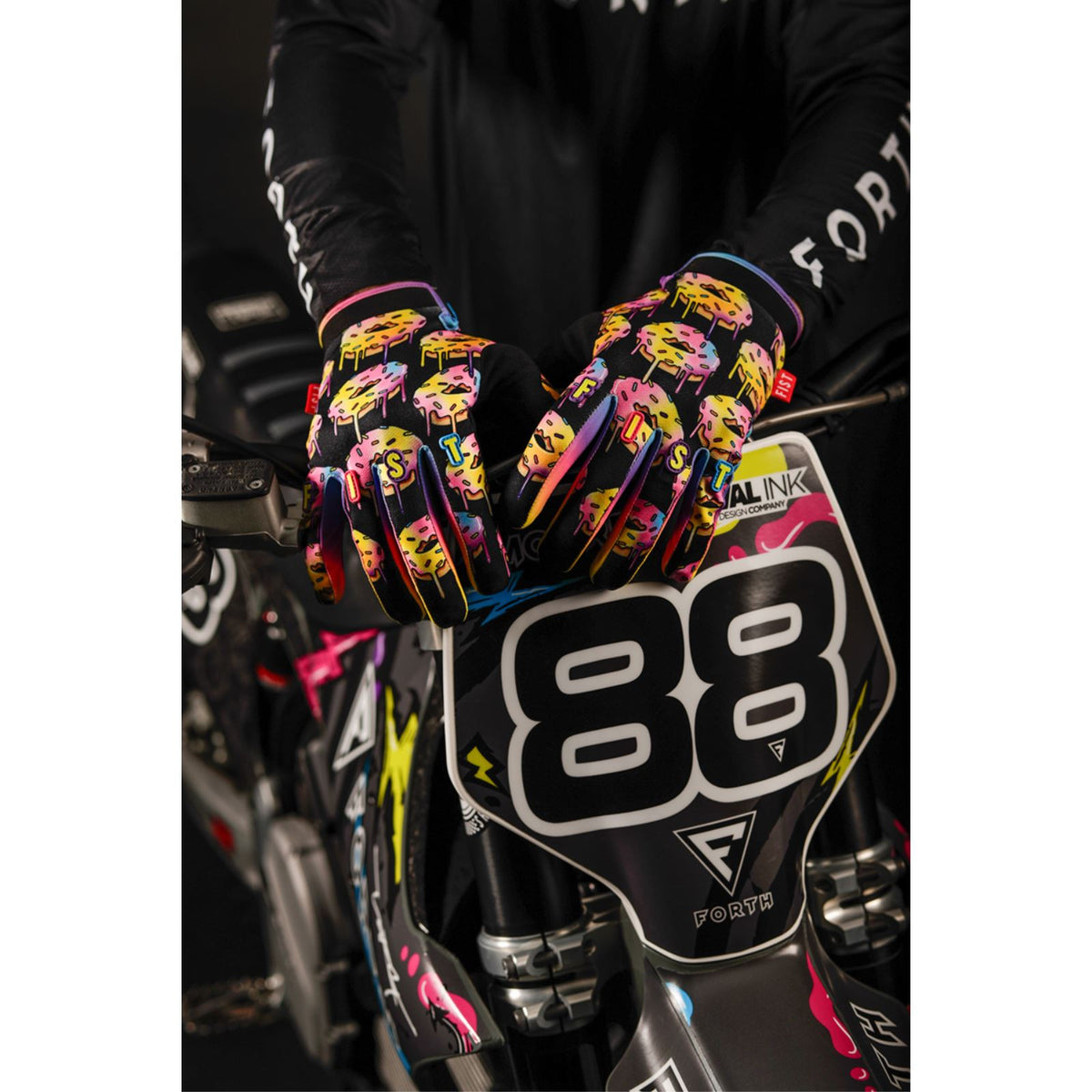 Fist Handwear Strapped Red Label Gloves_1834603