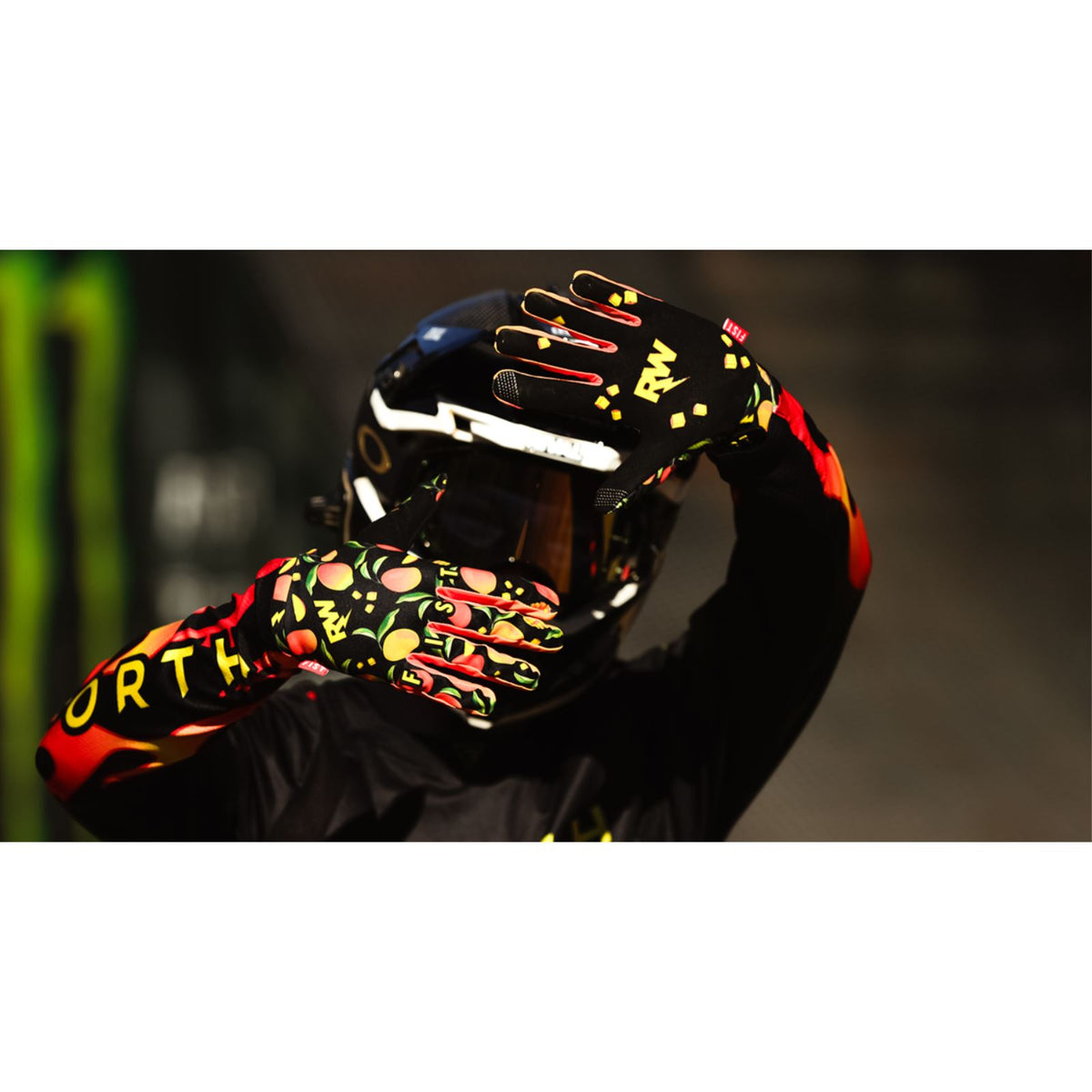 Fist Handwear Strapped Red Label Gloves_1832063