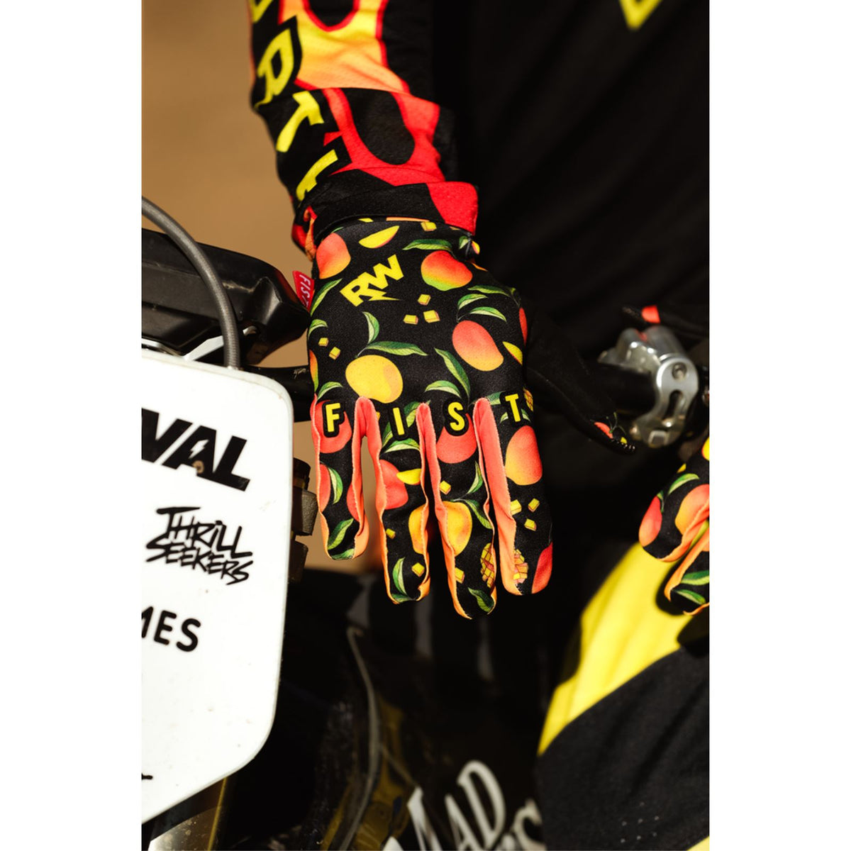 Fist Handwear Strapped Red Label Gloves_1832064