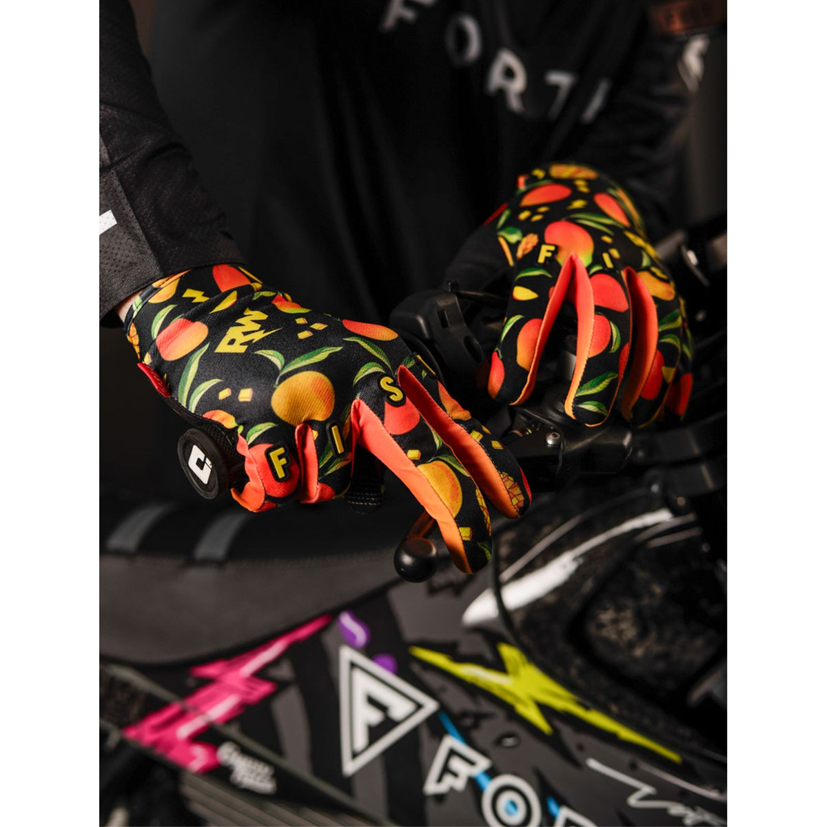Fist Handwear Strapped Red Label Gloves_1835262
