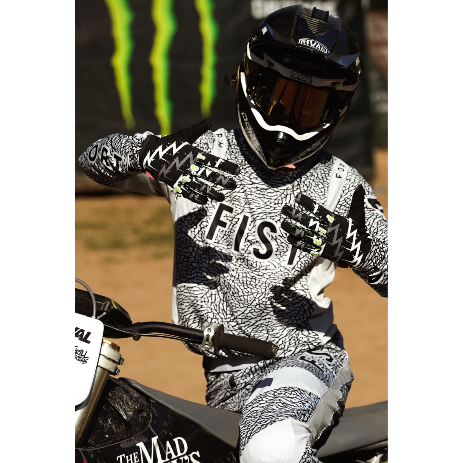 Fist Handwear Strapped Taka Higashino Cali Roll Gloves - Black/Fluorescent Green_1832077