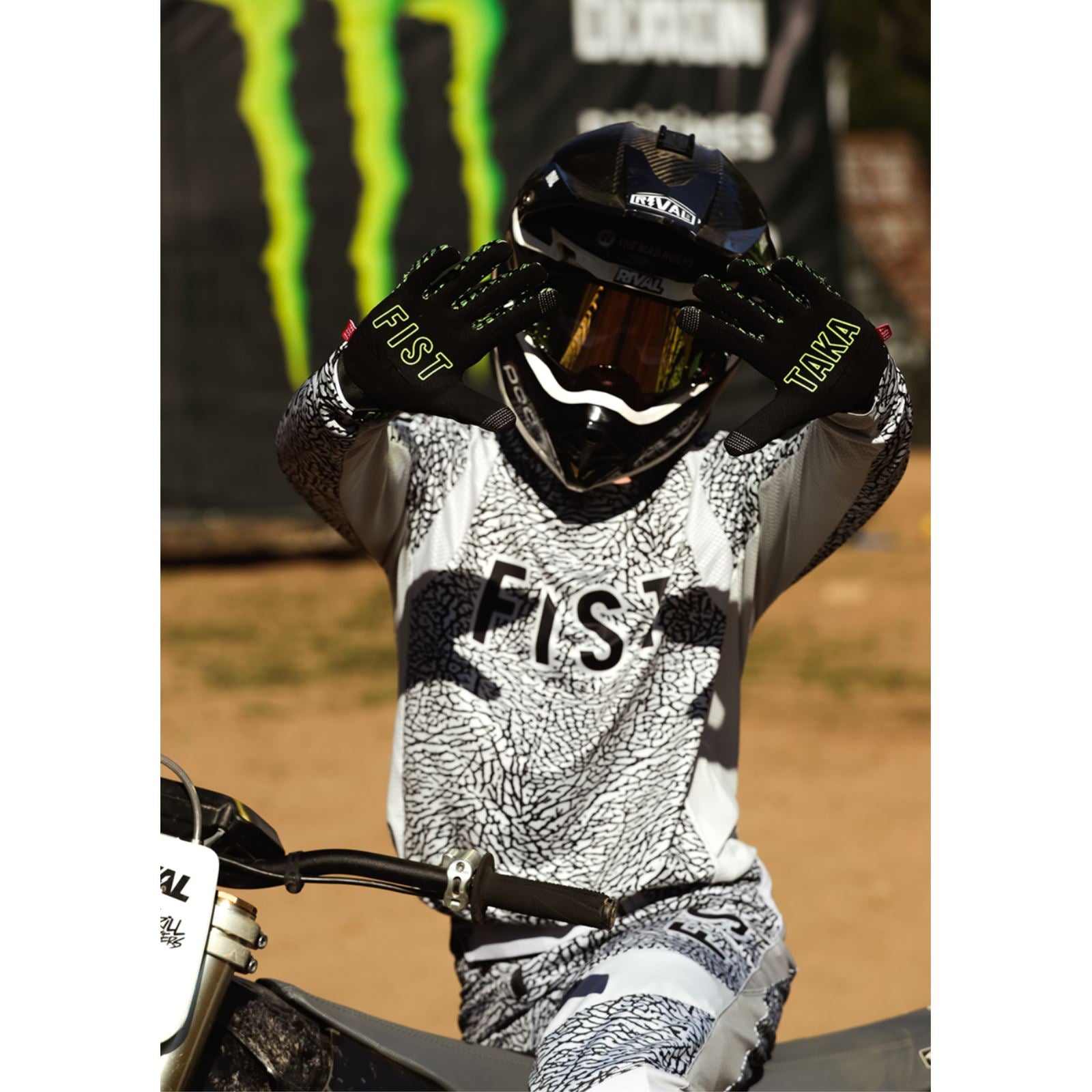 Fist Handwear Strapped Taka Higashino Cali Roll Gloves - Black/Fluorescent Green_1833453