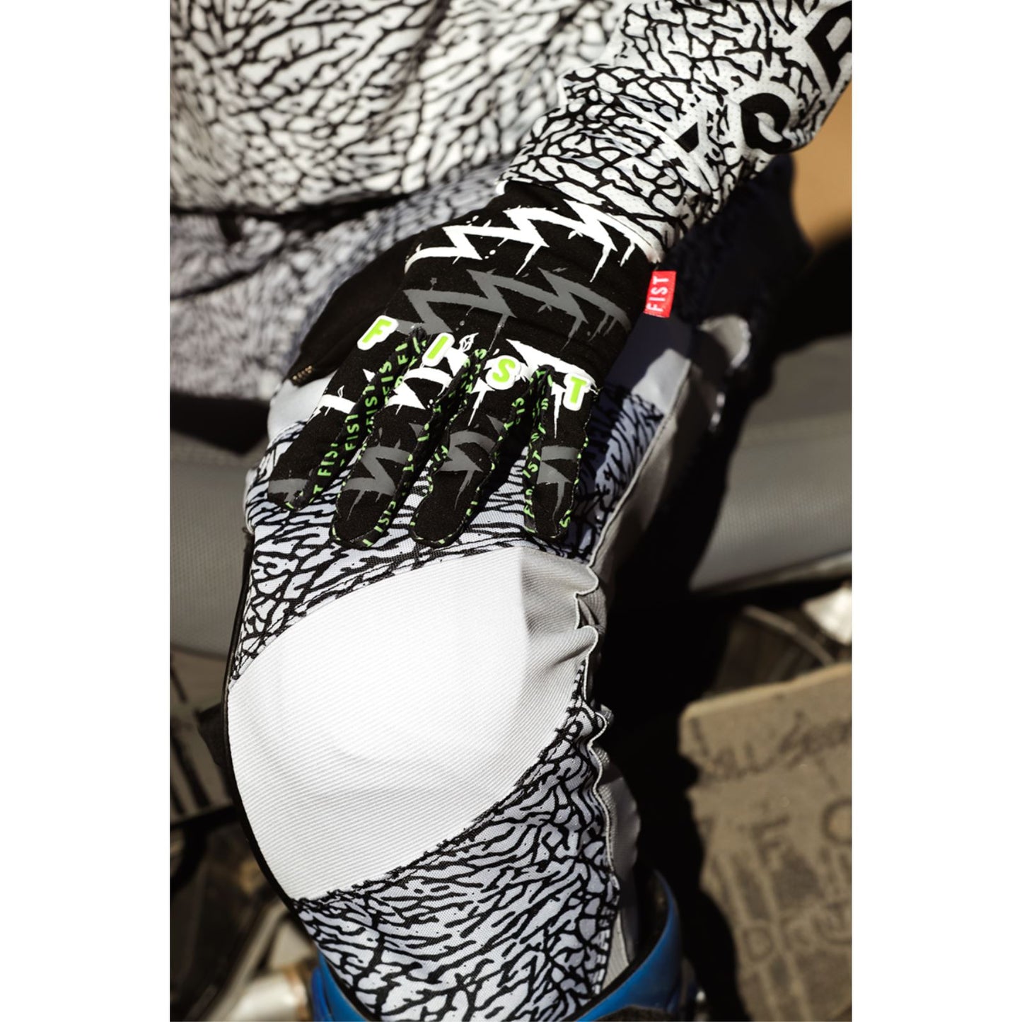 Fist Handwear Strapped Taka Higashino Cali Roll Gloves - Black/Fluorescent Green_1834861