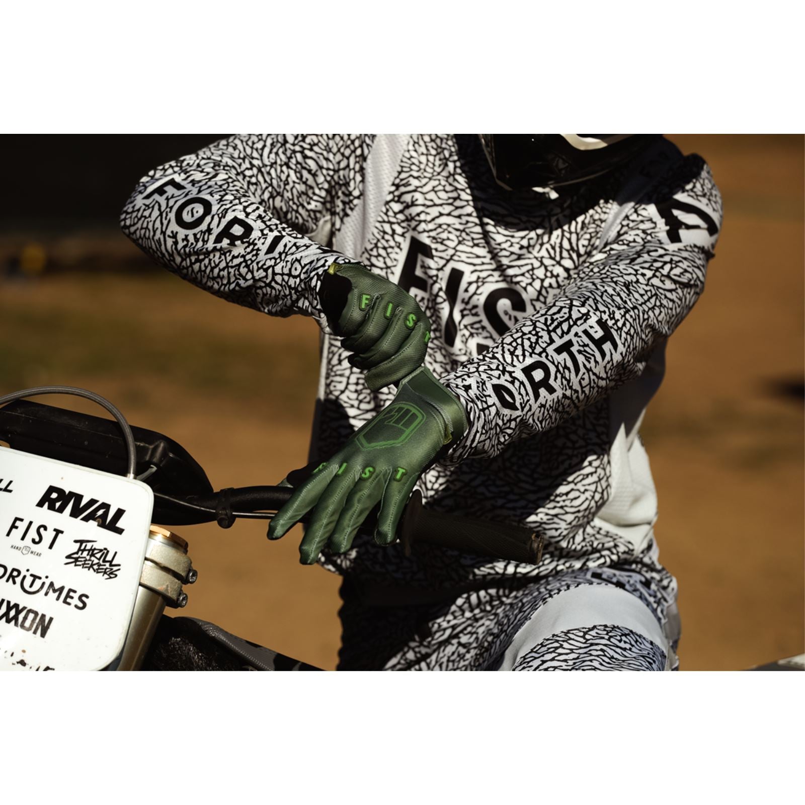 Fist Handwear Strapped Earth Stocker Gloves_1835464