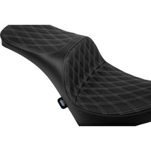 Drag Specialties Freedom Seat - Vinyl - Double Diamond Silver Stitch - FL/FX '18-'25 [MPN: 0802-1688]_1878754